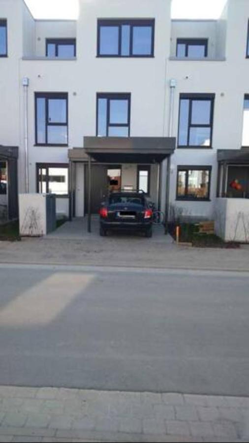 Privat Zimmer Richtung Messe Ганновер Экстерьер фото